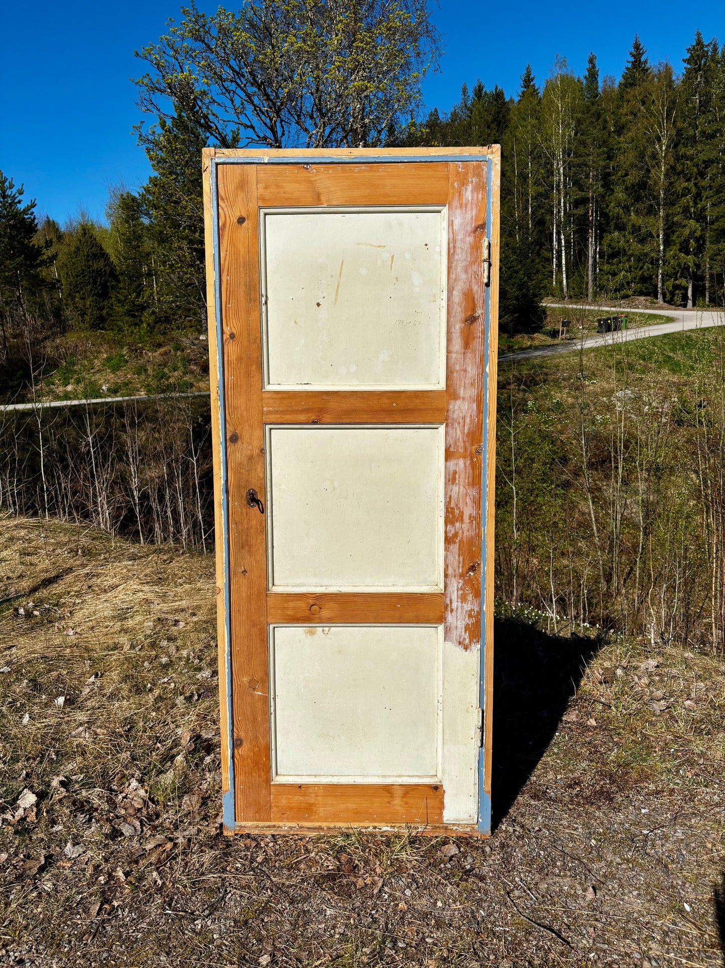 Dörr med karm 77x190