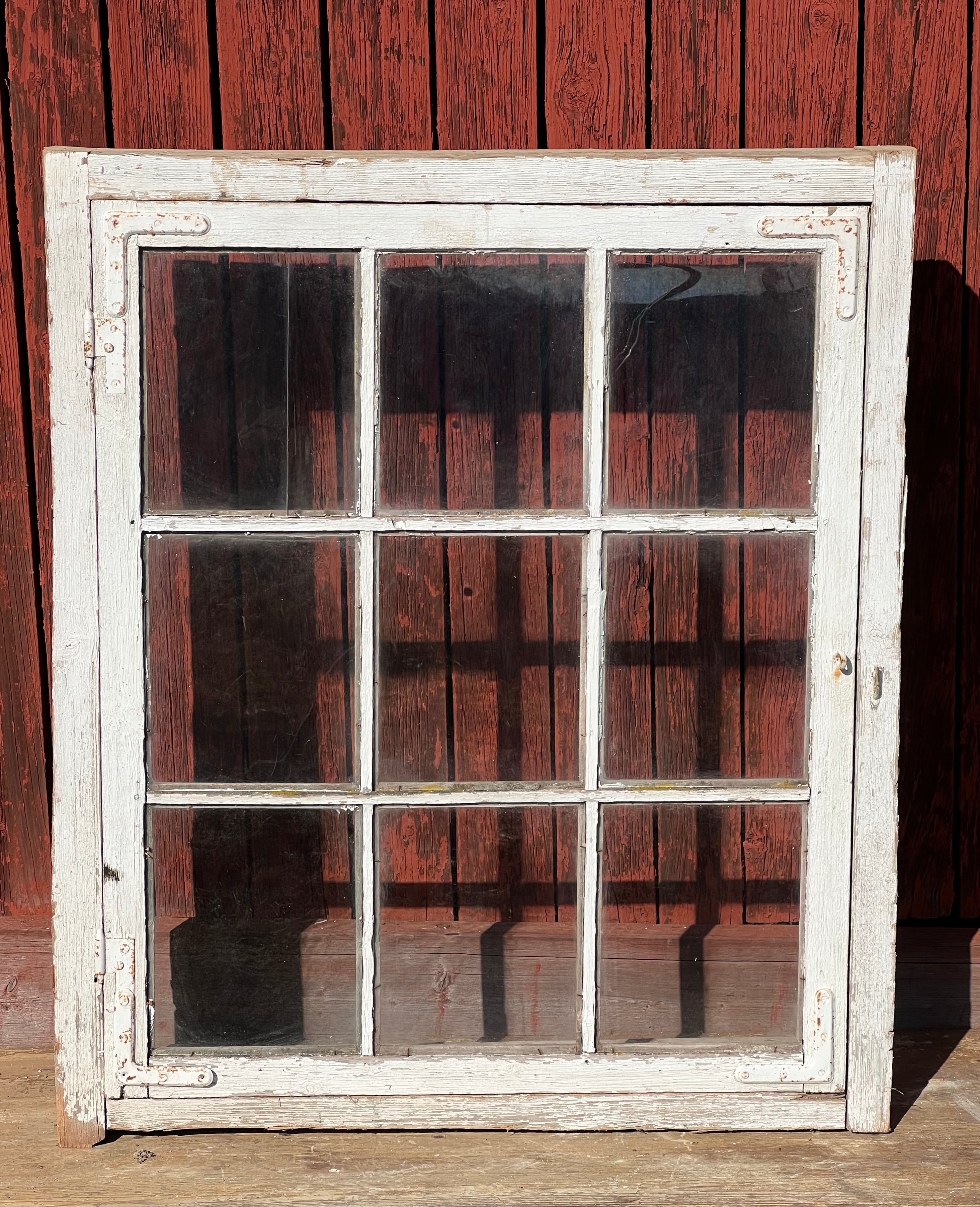 Fönster med karm – fiskerudsbyggnadsvard