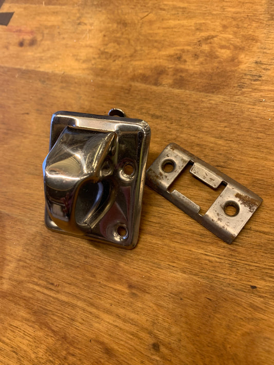 Skåpregel Förnicklad